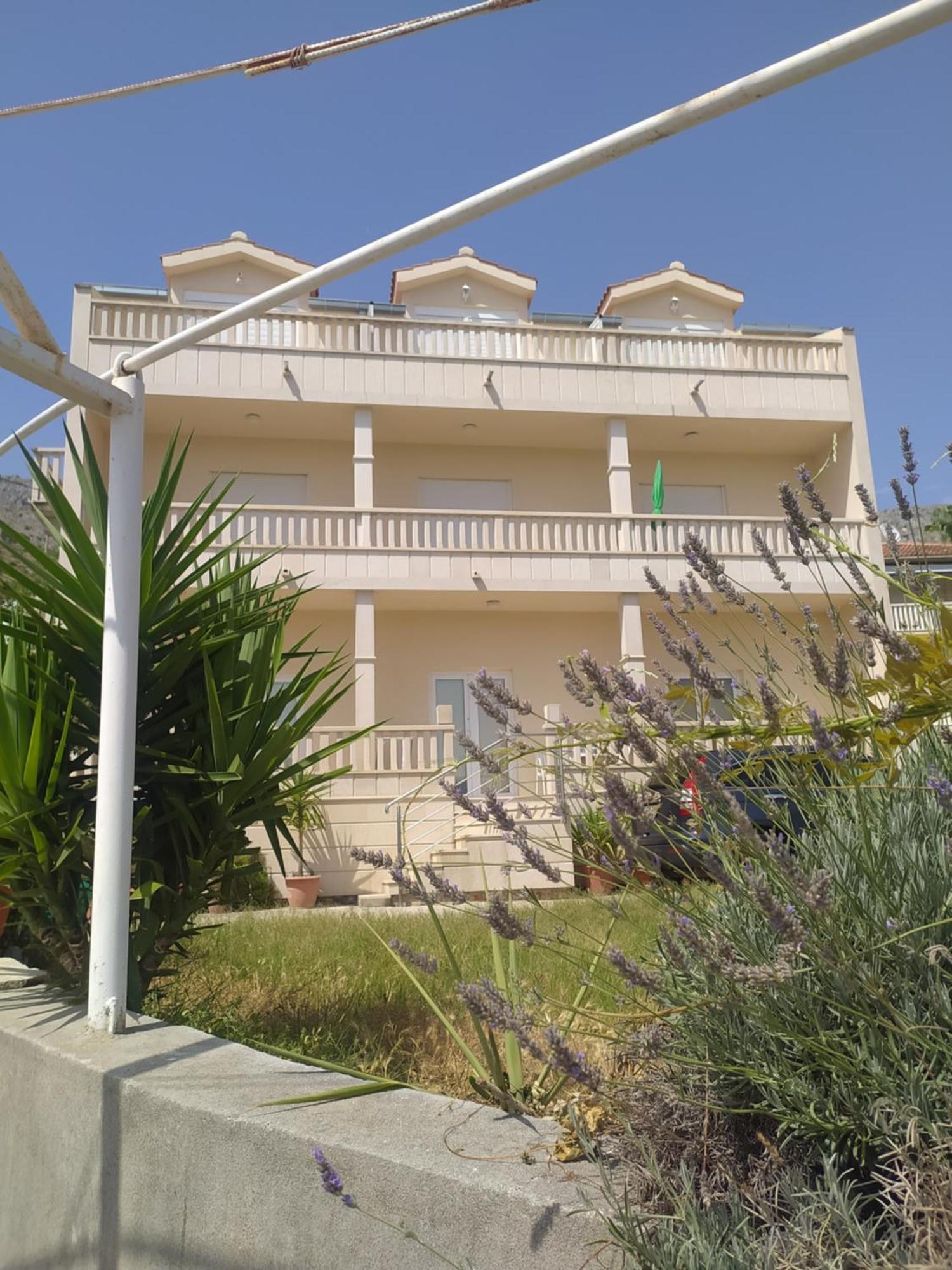 אומיס Apartments Ticinovic מראה חיצוני תמונה