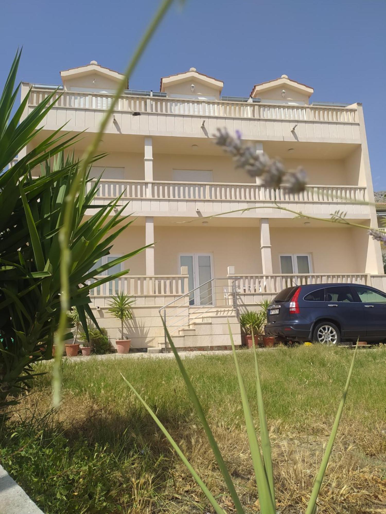 אומיס Apartments Ticinovic מראה חיצוני תמונה