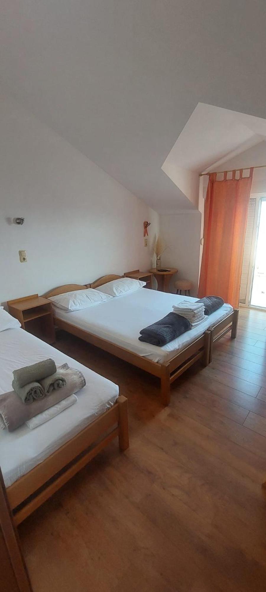 אומיס Apartments Ticinovic מראה חיצוני תמונה
