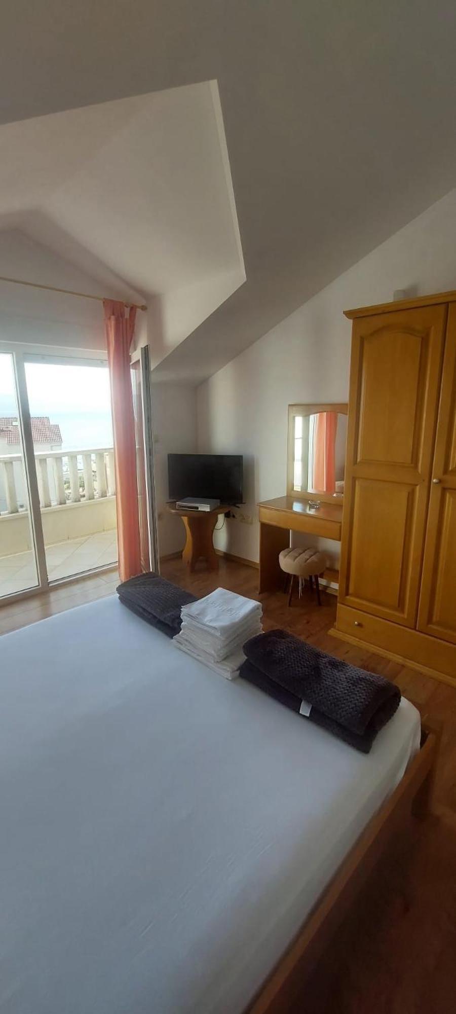 אומיס Apartments Ticinovic מראה חיצוני תמונה