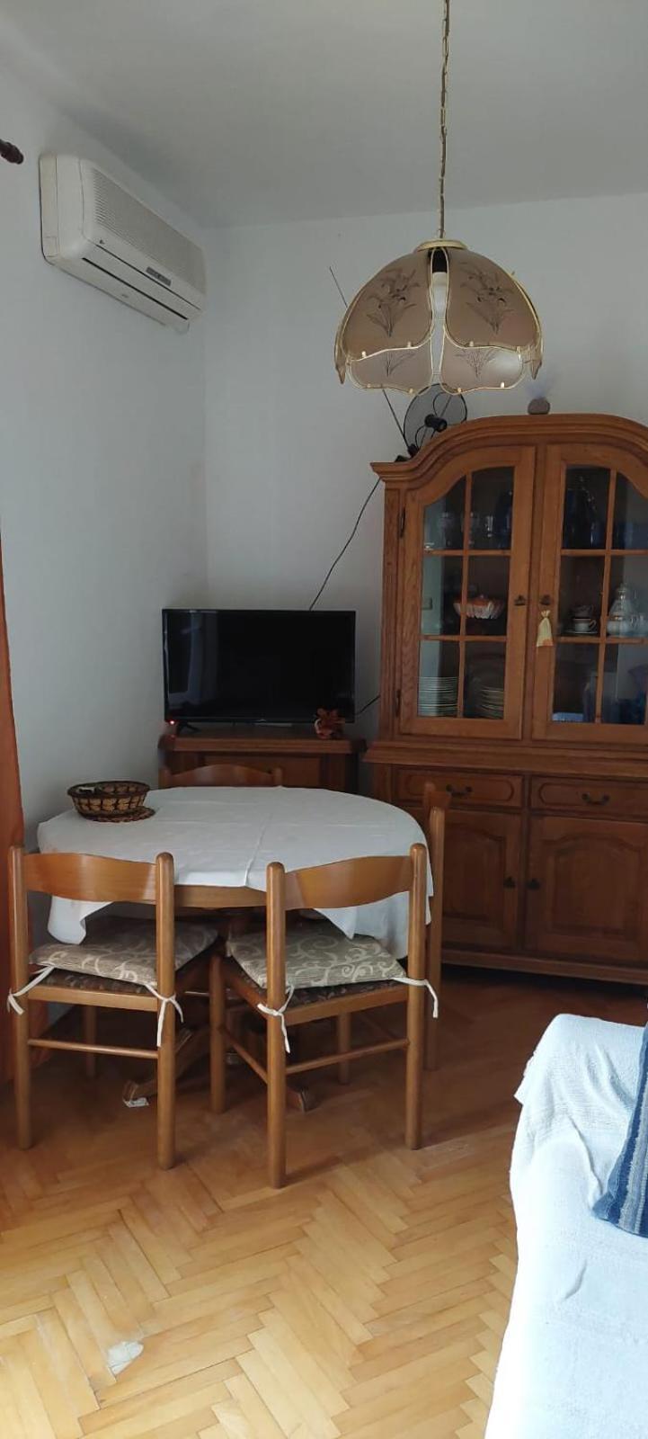 אומיס Apartments Ticinovic מראה חיצוני תמונה