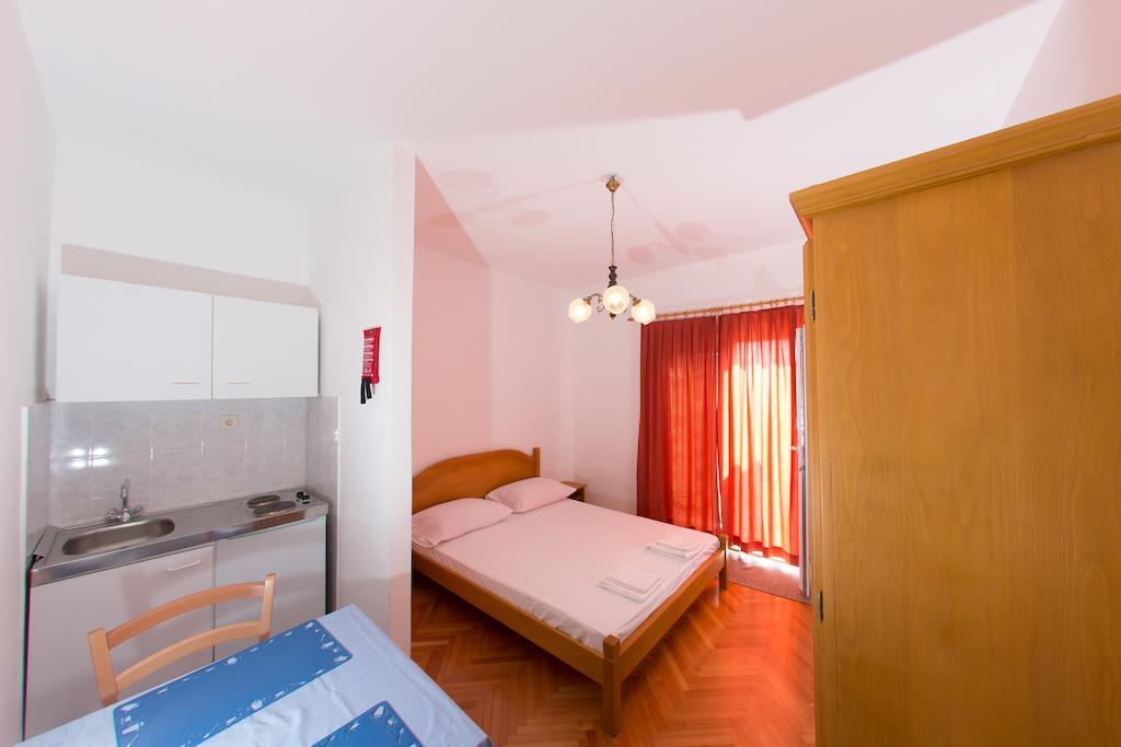 אומיס Apartments Ticinovic חדר תמונה