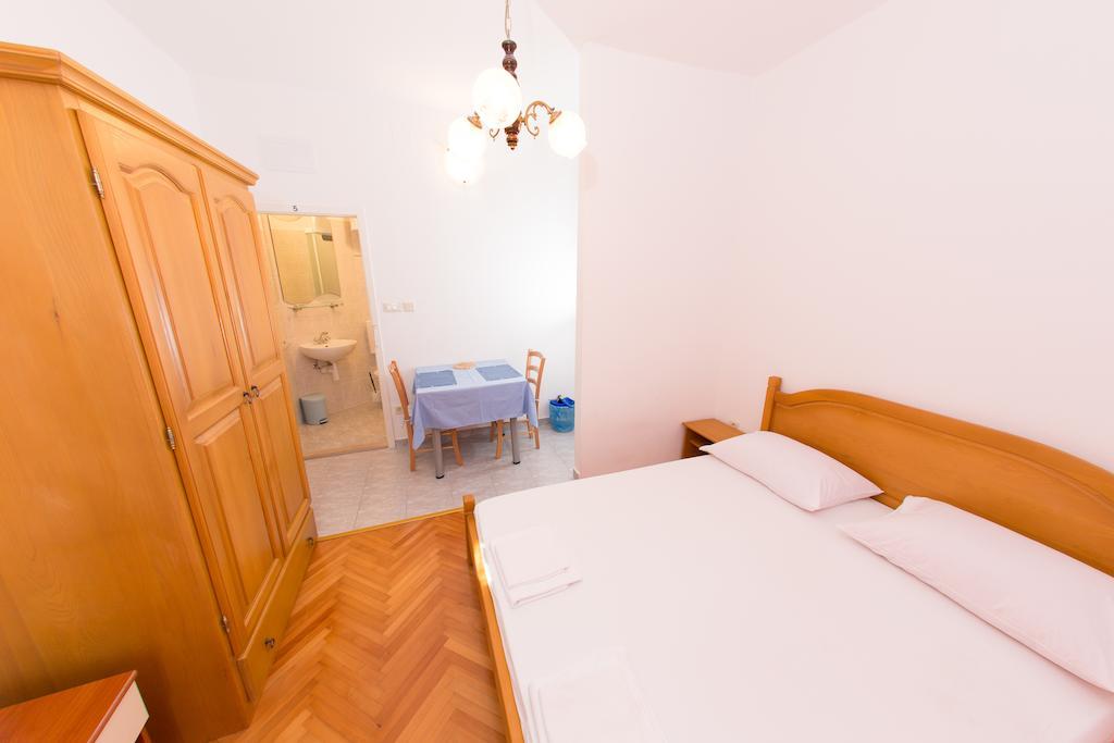 אומיס Apartments Ticinovic מראה חיצוני תמונה